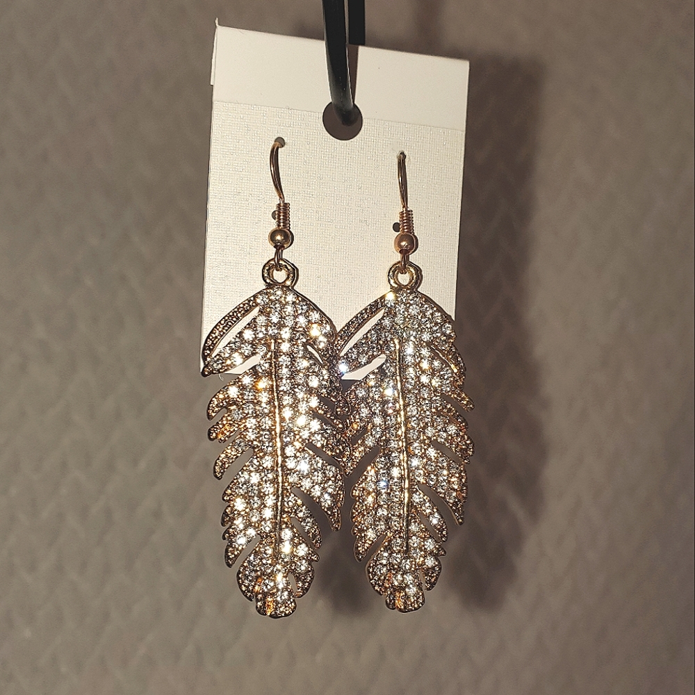 Feather earrings -fashion jewelry Earrings/Jewelry for Women